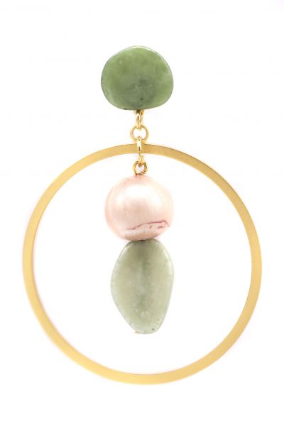Pendiente de flamenca aro mediano piedras nácar color verde agua y beige