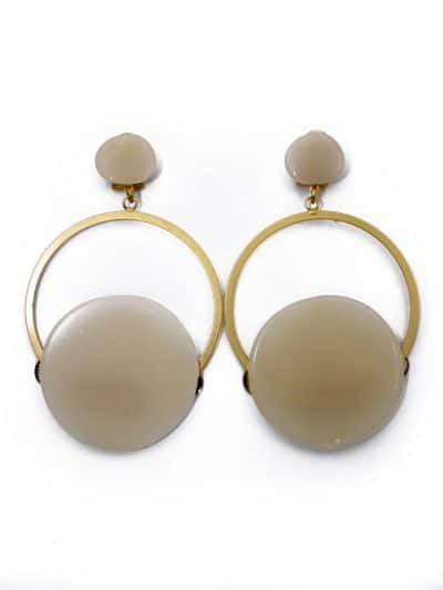 Pendiente de flamenca aro grande piedra cristal color marfil