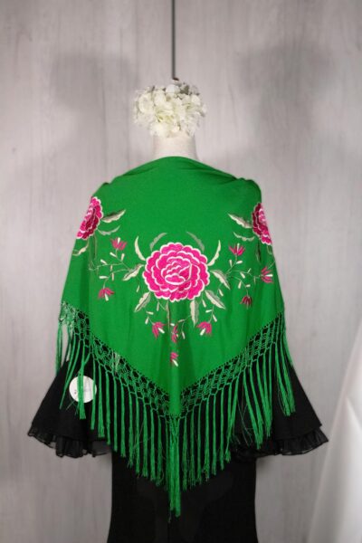 Mantón verde Andalucía bordado en tonos fucsia y verde