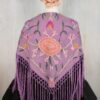 Mantón malva bordado en maquillaje y multicolor
