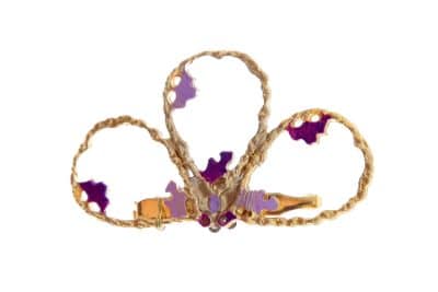 Broche dorado pintado en lila y morado