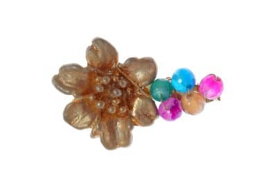 Broche dorado de flor con bolas de piedra Ágata en multicolor