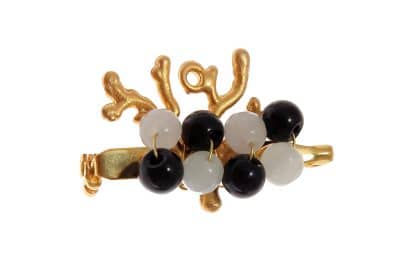 Broche dorado de corales con bolas de piedra Ágata en tonos blanco y negro