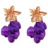 Pendientes de pétalos y piedras nácar morado con cabezal de flor