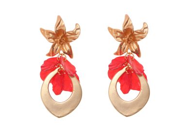 Pendientes de lágrima de oro con pétalos en color rojo con cabezal de flor