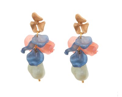 Pendientes de pétalos y piedras nácar en azul, verde jabonoso y rosa palo con cabezal de hojas