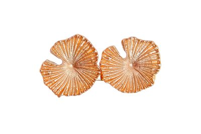 Broche dorado nenúfar