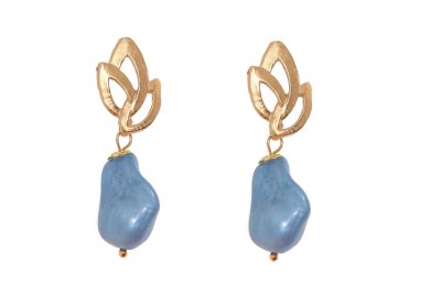 Pendiente de piedras nácar azul ducado con cabezal de hojas