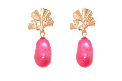 Pendiente de piedras nácar rosa fresa con cabezal de hojas