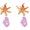 Pendiente de piedras nácar lila con cabezal flor