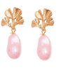 Pendiente de piedras nácar rosa palo con cabezal de hojas