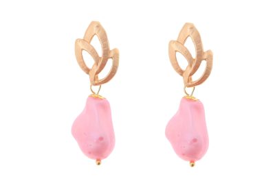 Pendiente de piedras nácar rosa palo con cabezal de hojas