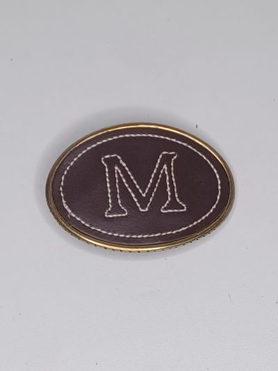 Hebilla inicial cuero engrasado