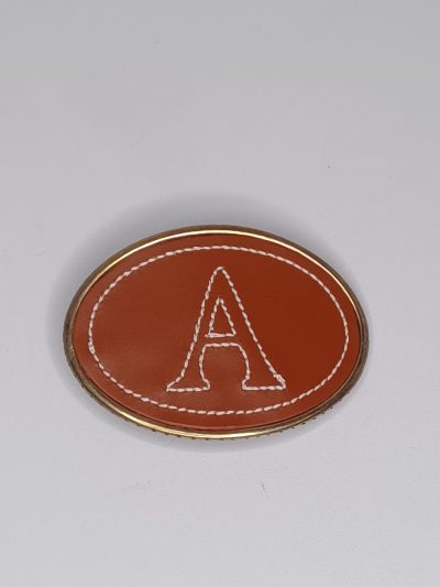 Hebilla inicial cuero