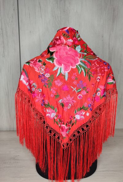 Mantón en tono Coral
