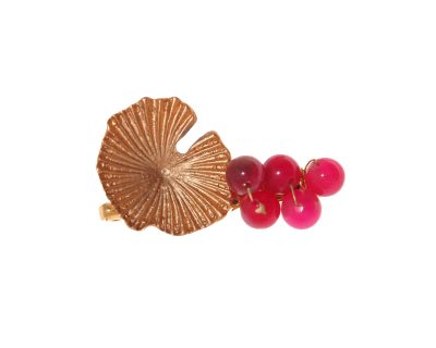 Broche dorado de nenúfar con bolas de piedra Ágata en rosa fucsia