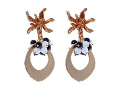 Pendientes de lágrima de oro con bolas de piedra Ágata blanco y negro y cabezal de flor