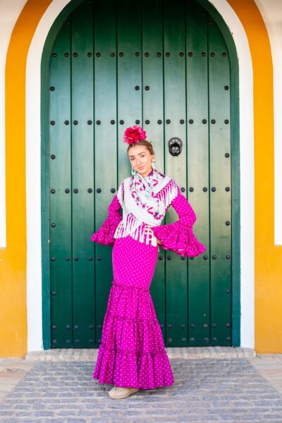 Traje de flamenca Pastora Buganvilla con lunar blanco