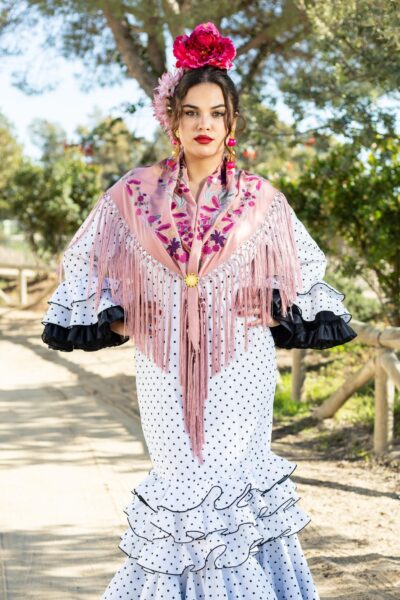 Traje de flamenca Cayetana Blanco Lunar en Negro