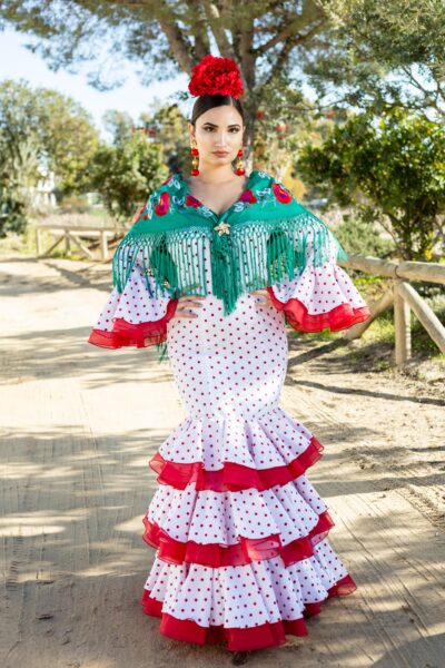 Traje de flamenca Norma Blanco con lunar Rojo