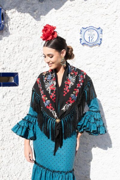 Traje de flamenca Pastora Verde Agua con lunares negros