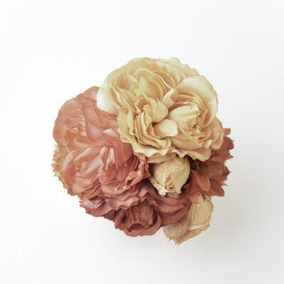 Ramillete tiara de flamenca multicolor en tonos rosas