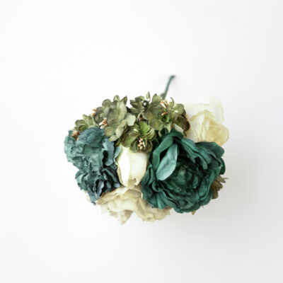 Ramillete tiara de flamenca multicolor en tonos verde y blanco
