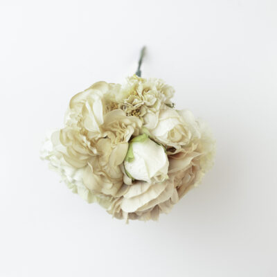 Ramillete tiara de flamenca multicolor en tonos neutros