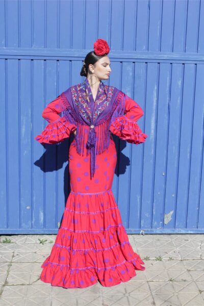 Traje de flamenca Atenea rojo lunares morados