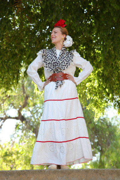 FALDA PERFORADA VALENTINA TERCIOPELO ROJO