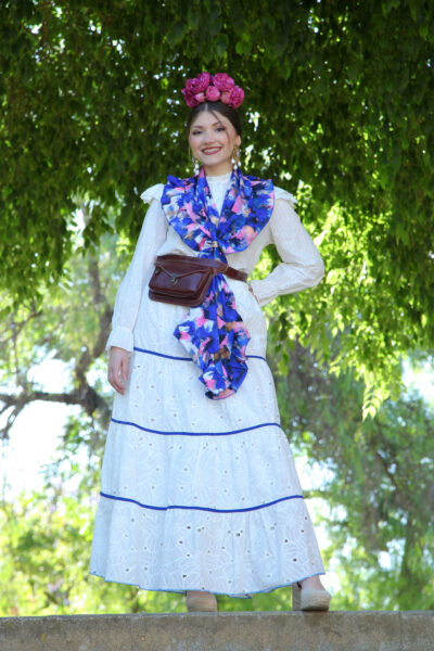 FALDA PERFORADA VALENTINA TERCIOPELO AZUL ELÉCTRICO