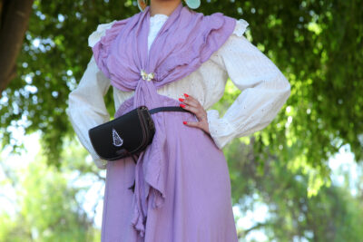 Bolso-bandolera de piel color Engrasado con Virgen del Rocío