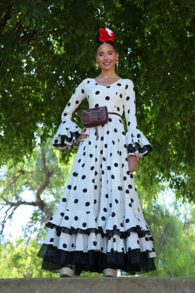 BATA ROMERA GABRIELA BLANCO LUNAR NEGRO