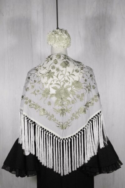 Mantón marfil bordado en caqui