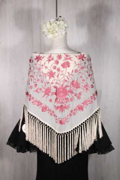 Mantón marfil bordado en rosa