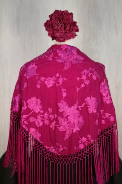 Mantoncillo Candela de seda buganvilla bordado al tono