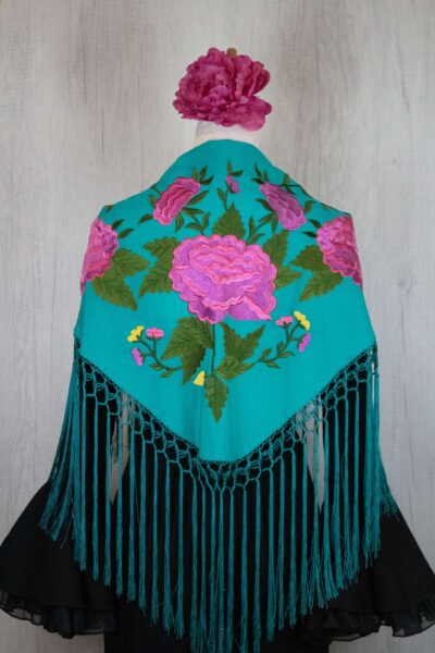 Mantón turquesa Andalucía bordado en tonos buganvilla y verde
