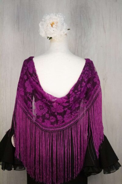 Mantón de encaje berenjena