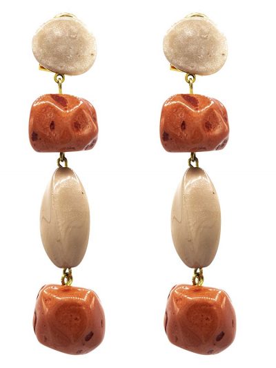 Pendiente de flamenca mediano piedras nácar color beige y coral