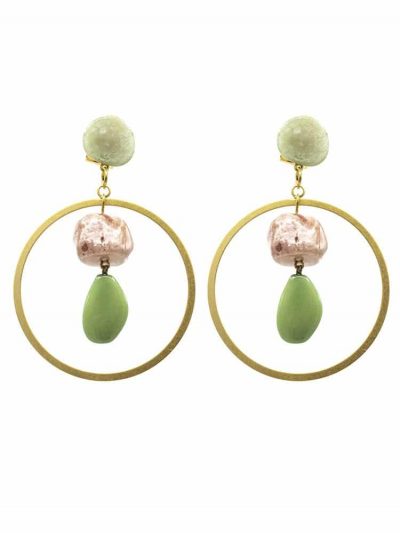 Pendiente de flamenca aro grande piedras nácar color verde agua y maquillaje