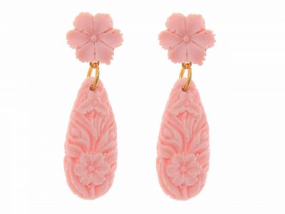 Pendiente de flamenca lágrima pequeña de resina color salmón pastel