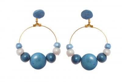 Pendiente de flamenca aro mediano piedras nácar color azul ducado