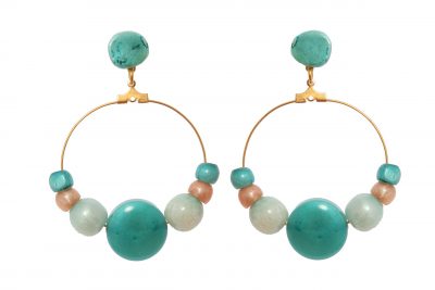 Pendiente de flamenca aro mediano piedras nácar color verde agua, turquesa y beige