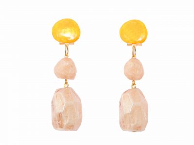 Pendiente de flamenca mediano piedras nácar color beige y mostaza