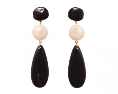 Pendiente de flamenca lágrima grande piedras nácar color negro y marfil