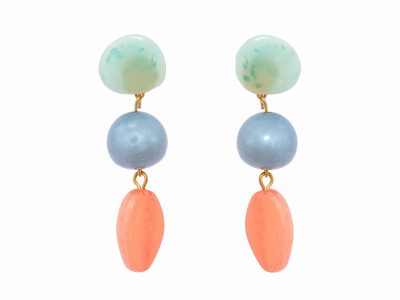 Pendiente de flamenca mediano piedras nácar color verde agua, azul azafata y rosa