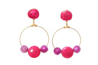 Pendiente de flamenca aro mediano piedras nácar color buganvilla y morado