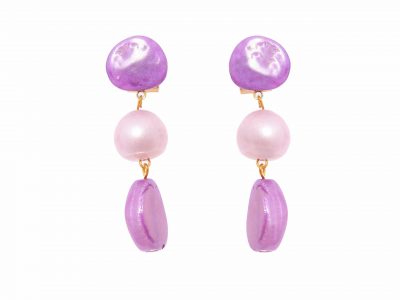 Pendiente de flamenca mediano piedras nácar color morado y malva