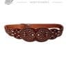 Cinturón fajín señora piel entero picado marrón fondo blanco