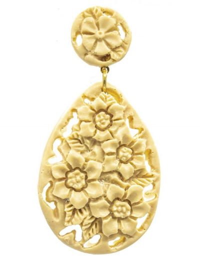 Pendiente de flamenca de resina color beige